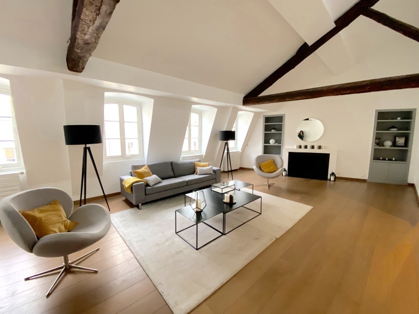 MEUBLÉ – 3 chambres – 186 m2 – Paris 8ème – Rue des Saussaies – Métro : Miromesnil – 4e étage ascenseur – Loyer cc : 7.500 euros