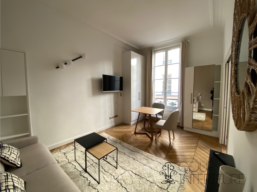 MEUBLÉ – STUDIO spacieux – 26,17 m2 – Paris 9ème – Rue de la Grange Batelière – Richelieu Drouot – 3e étage avec ascenseur – Loyer cc : 1.350 €