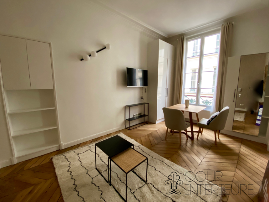 MEUBLÉ – STUDIO spacieux – 26,17 m2 – Paris 9ème – Rue de la Grange Batelière – Richelieu Drouot – 3e étage avec ascenseur – Loyer cc : 1.350 €