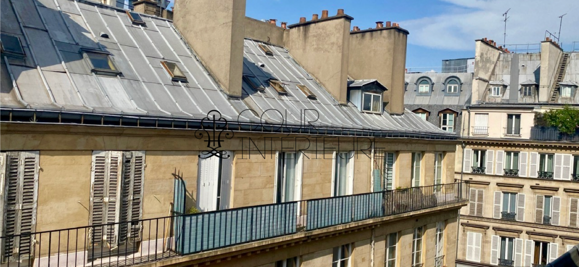 VIDE – 1 chambre – Paris 9ème – Trinité / Havre Caumartin – Rue Joubert – 51 m2 – 5ème et dernier étage ascenseur – Loyer charges comprises  : 1.595,00 euros