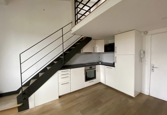 VIDE – 1 ch – 35 m2 au sol – Paris 15e – Rue Convention – 6e étage ascenseur – Loyer cc : 1.290 €