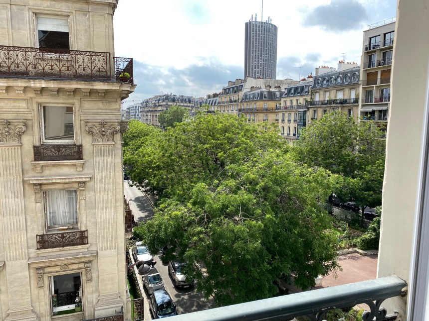 MEUBLÉ – 1 chambre – 34 m2 – Paris 17ème – Rue Guersant – 4e étage sans ascenseur – Loyer charges comprises : 1.500 euros