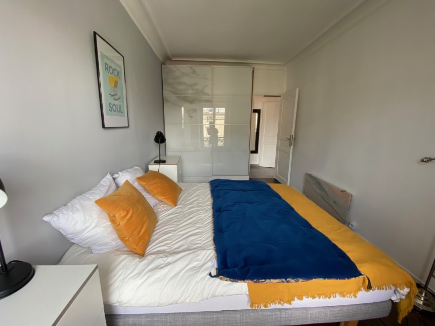 MEUBLÉ – 1 chambre – 34 m2 – Paris 17ème – Rue Guersant – 4e étage sans ascenseur – Loyer charges comprises : 1.500 euros