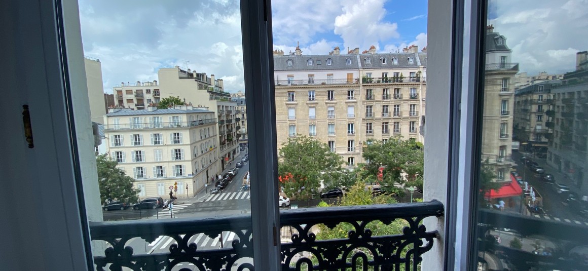 MEUBLÉ – 1 chambre – 34 m2 – Paris 17ème – Rue Guersant – 4e étage sans ascenseur – Loyer charges comprises : 1.500 euros