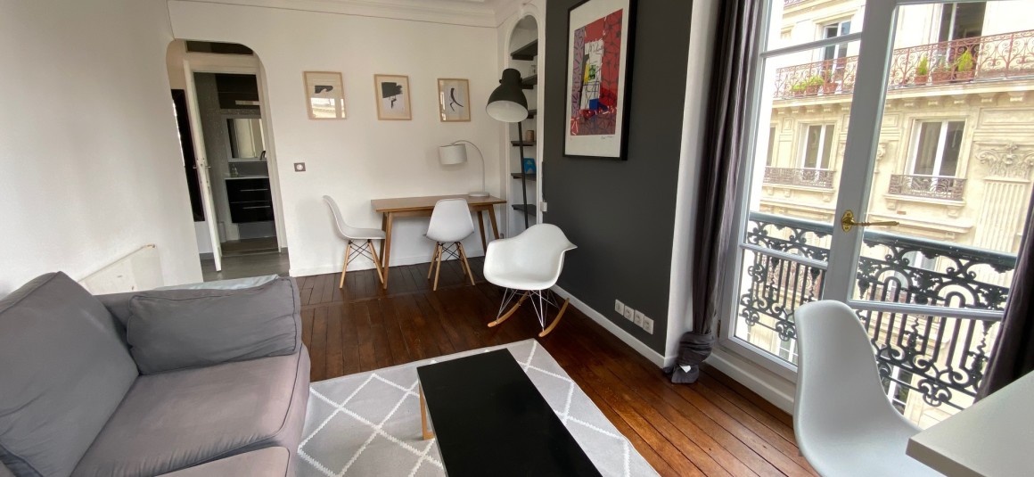 MEUBLÉ – 1 chambre – 34 m2 – Paris 17ème – Rue Guersant – 4e étage sans ascenseur – Loyer charges comprises : 1.500 euros