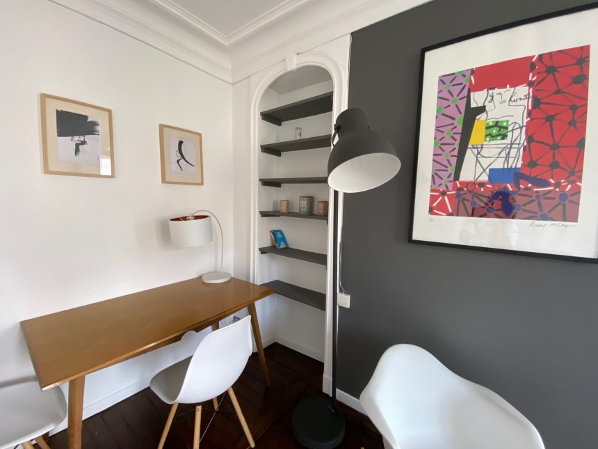 MEUBLÉ – 1 chambre – 34 m2 – Paris 17ème – Rue Guersant – 4e étage sans ascenseur – Loyer charges comprises : 1.500 euros