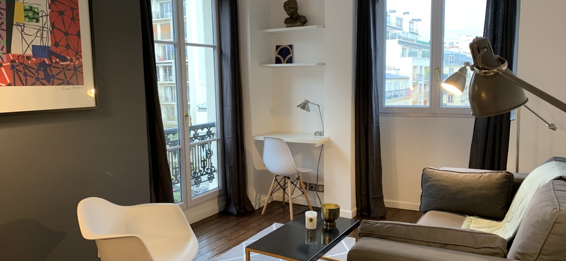 MEUBLÉ – 1 chambre – 34 m2 – Paris 17ème – Rue Guersant – 4e étage sans ascenseur – Loyer charges comprises : 1.500 euros