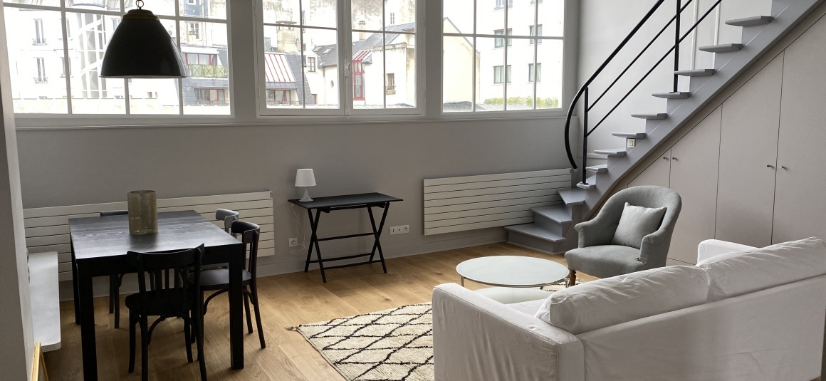 MEUBLÉ- Atelier d’artiste 2 chambres + bureau – 80 m2 – Paris 16ème – Rue Lauriston – Métro : Etoile – 4ème et dernier étage ascenseur – Loyer charges comprises : 3.000 euros