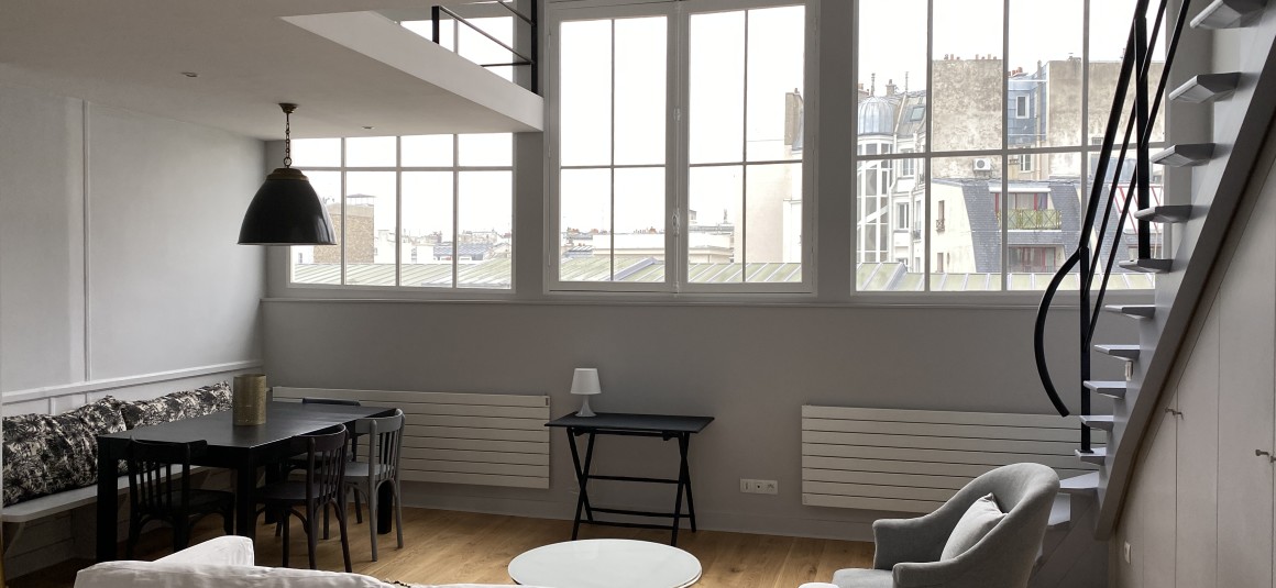 MEUBLÉ- Atelier d’artiste 2 chambres + bureau – 80 m2 – Paris 16ème – Rue Lauriston – Métro : Etoile – 4ème et dernier étage ascenseur – Loyer charges comprises : 3.000 euros