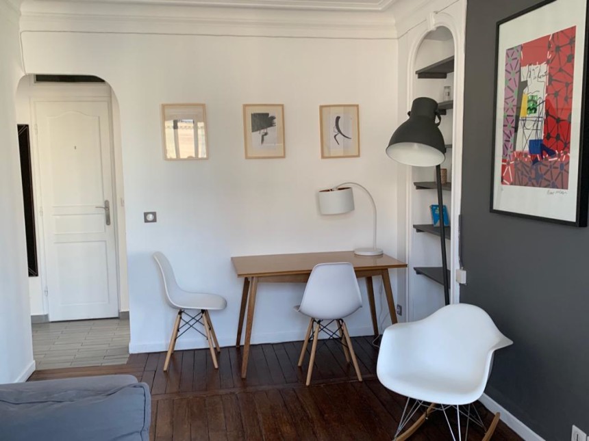 MEUBLÉ – 1 chambre – 34 m2 – Paris 17ème – Rue Guersant – 4e étage sans ascenseur – Loyer charges comprises : 1.500 euros