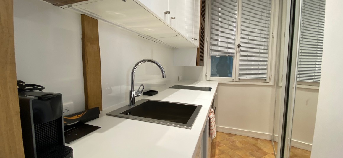 MEUBLÉ – 1 ch – Paris 7ème – Ave Motte Picquet (angle rue Cler) – 35 m2 – 4e étage ascenseur – Loyer cc : 1.890 €