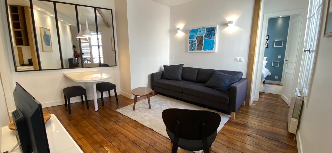 MEUBLÉ – 1 ch – Paris 7ème – Ave Motte Picquet (angle rue Cler) – 35 m2 – 4e étage ascenseur – Loyer cc : 1.890 €
