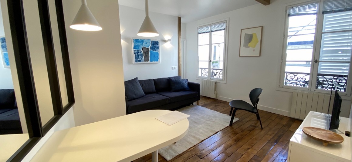 MEUBLÉ – 1 ch – Paris 7ème – Ave Motte Picquet (angle rue Cler) – 35 m2 – 4e étage ascenseur – Loyer cc : 1.890 €