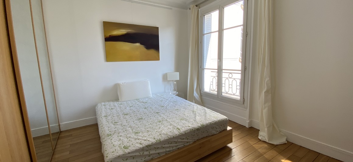 MEUBLÉ – 2 chambres – 70 m2 – Paris 17ème – Bld Bessières/Porte de Clichy – 6e étage ascenseur – Loyer cc : 2.400 €
