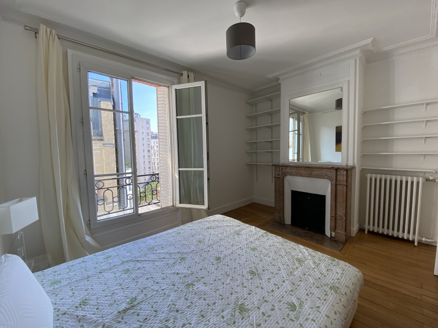 MEUBLÉ – 2 chambres – 70 m2 – Paris 17ème – Bld Bessières/Porte de Clichy – 6e étage ascenseur – Loyer cc : 2.400 €