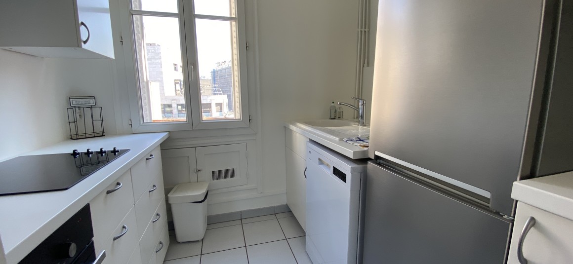 MEUBLÉ – 2 chambres – 70 m2 – Paris 17ème – Bld Bessières/Porte de Clichy – 6e étage ascenseur – Loyer cc : 2.400 €