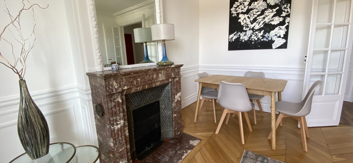 MEUBLÉ – 2 chambres – 70 m2 – Paris 17ème – Bld Bessières/Porte de Clichy – 6e étage ascenseur – Loyer cc : 2.400 €