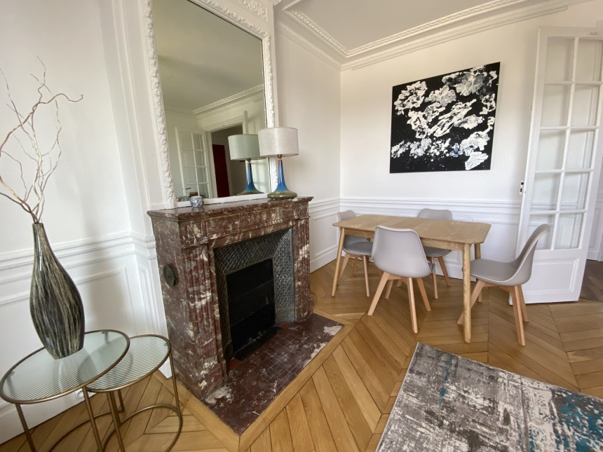 MEUBLÉ – 2 chambres – 70 m2 – Paris 17ème – Bld Bessières/Porte de Clichy – 6e étage ascenseur – Loyer cc : 2.400 €