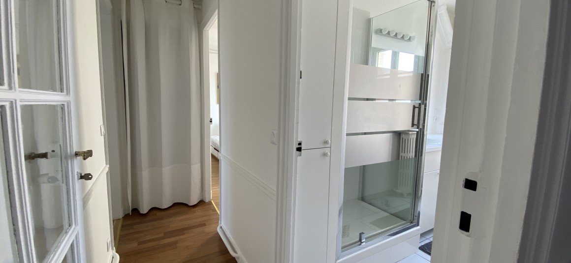 MEUBLÉ – 2 chambres – 70 m2 – Paris 17ème – Bld Bessières/Porte de Clichy – 6e étage ascenseur – Loyer cc : 2.400 €