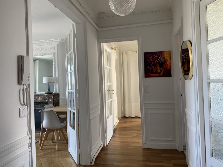 MEUBLÉ – 2 chambres – 70 m2 – Paris 17ème – Bld Bessières/Porte de Clichy – 6e étage ascenseur – Loyer cc : 2.400 €