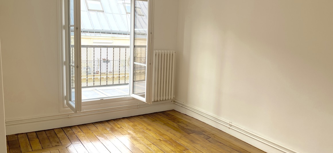 VIDE – 1 ou 2 chambres – 3 pièces – Paris 9e – Sq Montholon – 53 m2 – Terrasse de 10 m2 – 5e étage avec ascenseur – Loyer cc : 1.765 €