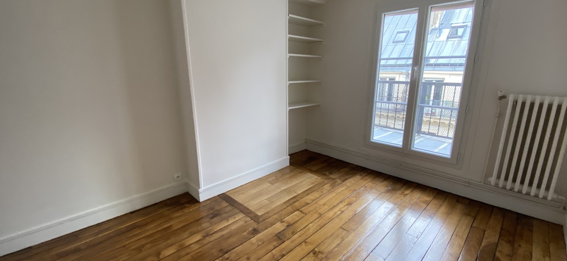 VIDE – 1 ou 2 chambres – 3 pièces – Paris 9e – Sq Montholon – 53 m2 – Terrasse de 10 m2 – 5e étage avec ascenseur – Loyer cc : 1.765 €