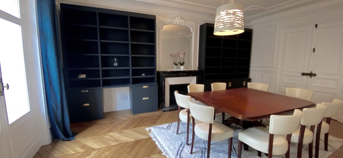 MEUBLÉ – 3 chambres – 160 m2 – Balcon filant – Paris 17ème – Rue Gounod – Ternes/Wagram/Monceau – Standing / Parfait état – 4ème étage avec ascenseur – Loyer cc : 6.000 € (chauff. et eau ch. collectifs)