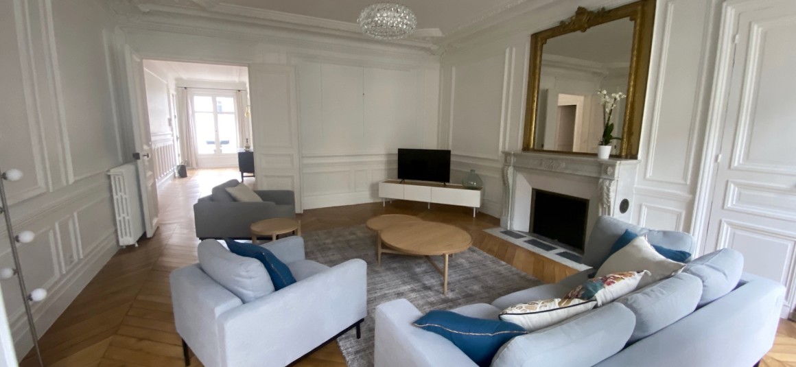 MEUBLÉ – 3 chambres – 160 m2 – Balcon filant – Paris 17ème – Rue Gounod – Ternes/Wagram/Monceau – Standing / Parfait état – 4ème étage avec ascenseur – Loyer cc : 6.000 € (chauff. et eau ch. collectifs)
