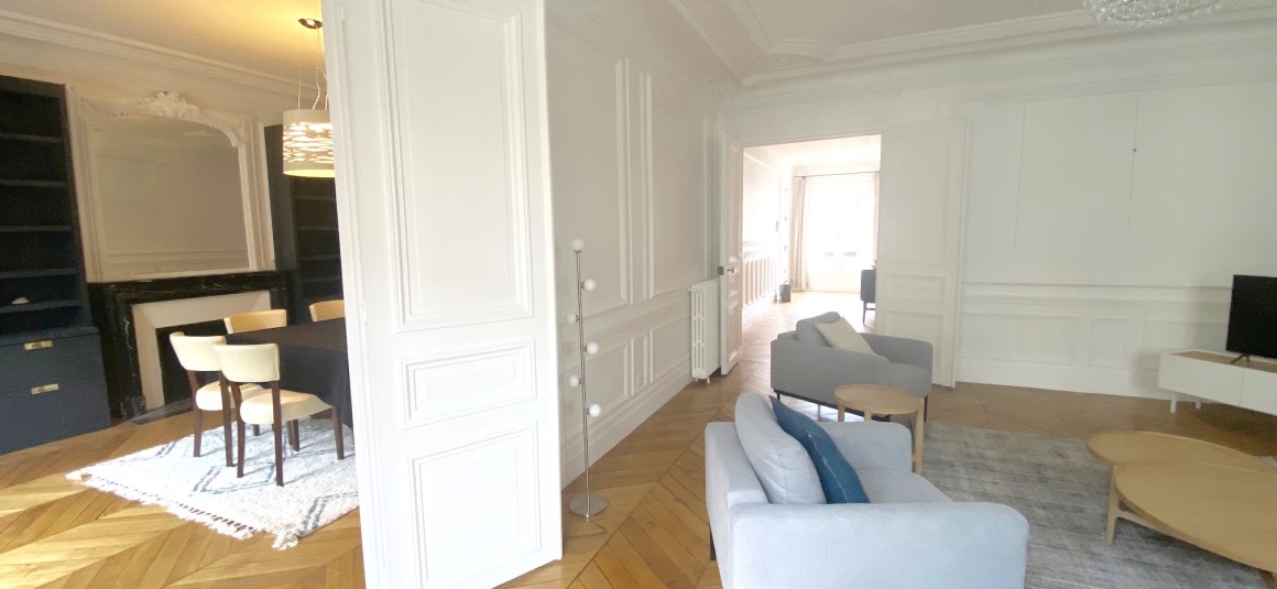 MEUBLÉ – 3 chambres – 160 m2 – Balcon filant – Paris 17ème – Rue Gounod – Ternes/Wagram/Monceau – Standing / Parfait état – 4ème étage avec ascenseur – Loyer cc : 6.000 € (chauff. et eau ch. collectifs)