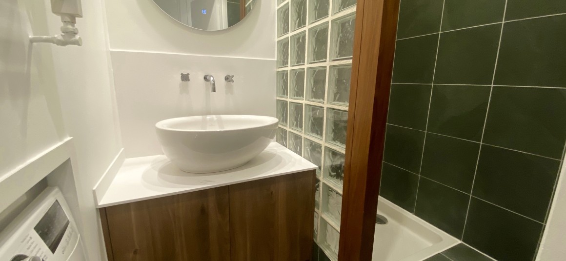 MEUBLÉ – 3 chambres – 160 m2 – Balcon filant – Paris 17ème – Rue Gounod – Ternes/Wagram/Monceau – Standing / Parfait état – 4ème étage avec ascenseur – Loyer cc : 6.000 € (chauff. et eau ch. collectifs)