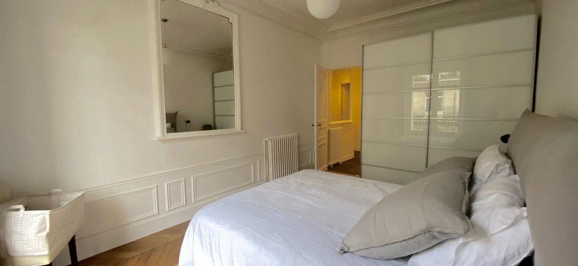 MEUBLÉ – 3 chambres – 160 m2 – Balcon filant – Paris 17ème – Rue Gounod – Ternes/Wagram/Monceau – Standing / Parfait état – 4ème étage avec ascenseur – Loyer cc : 6.000 € (chauff. et eau ch. collectifs)