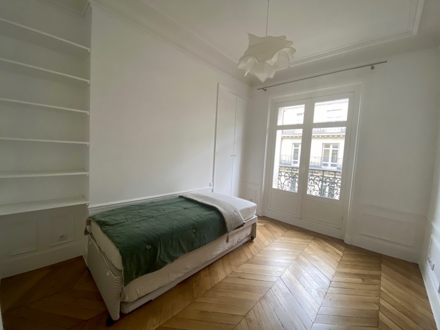 MEUBLÉ – 3 chambres – 160 m2 – Balcon filant – Paris 17ème – Rue Gounod – Ternes/Wagram/Monceau – Standing / Parfait état – 4ème étage avec ascenseur – Loyer cc : 6.000 € (chauff. et eau ch. collectifs)