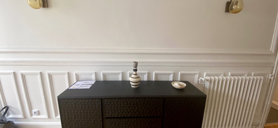 MEUBLÉ – 3 chambres – 160 m2 – Balcon filant – Paris 17ème – Rue Gounod – Ternes/Wagram/Monceau – Standing / Parfait état – 4ème étage avec ascenseur – Loyer cc : 6.000 € (chauff. et eau ch. collectifs)