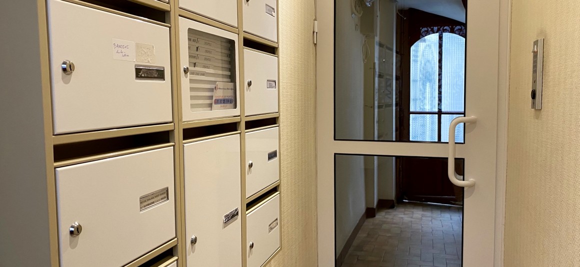 MEUBLÉ – 1 chambre – MARAIS – Paris 3ème – Rue de Montmorency – 30 m2 – 2ème étage sans ascenseur – Loyer charges comprises : 1.575 €