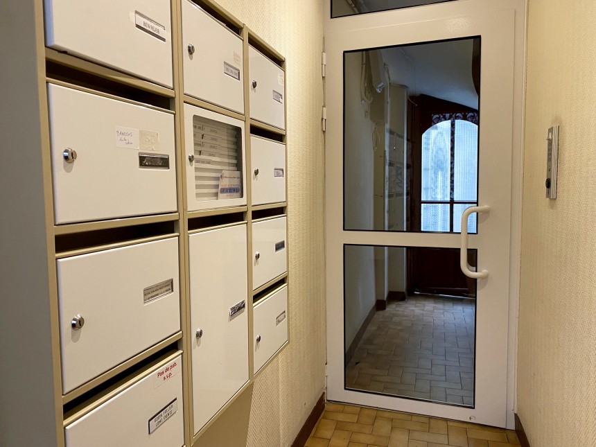 MEUBLÉ – 1 chambre – MARAIS – Paris 3ème – Rue de Montmorency – 30 m2 – 2e étage sans ascenseur – Loyer charges comprises : 1.575 €