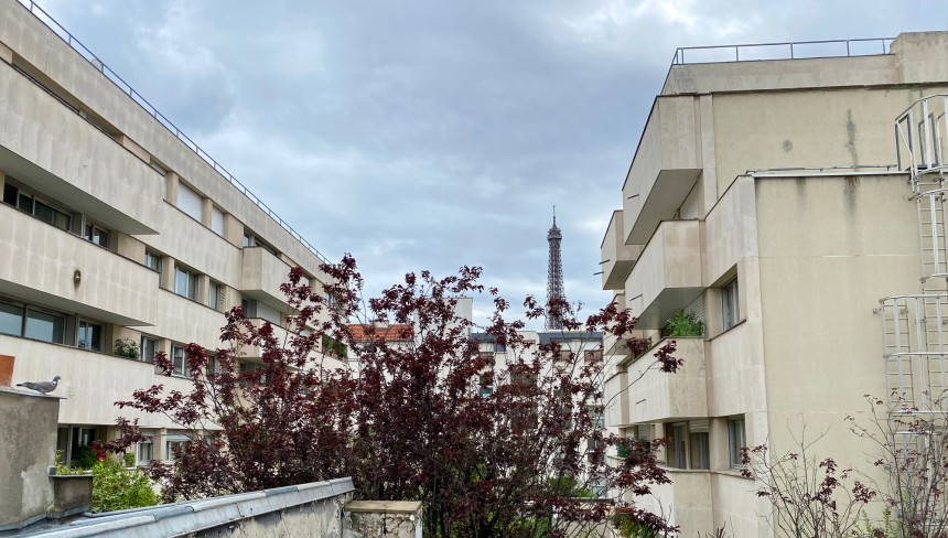 MEUBLÉ – Studio – 21 m2 – Paris 7ème – Belle vue Tour Eiffel – Rue Jean Nicot – 3ème étage ascenseur – Loyer charges comprises : 1.100 euros