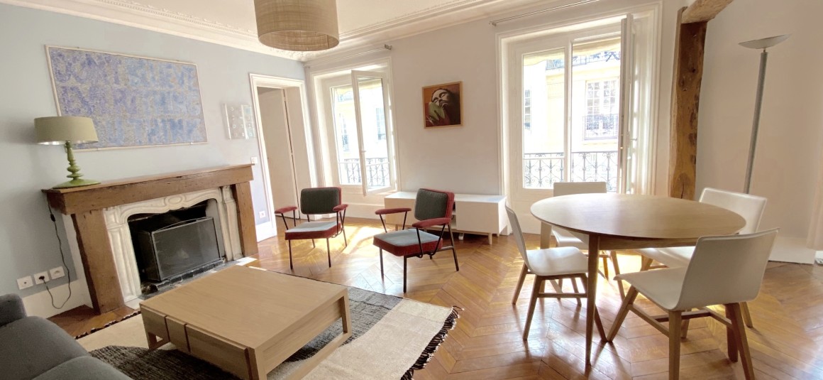 MEUBLÉ – 2 ch + bureau – 90 m2 – Paris 17ème – Rue Labie – 4e étage ascenseur – Metro : Ternes – Argentine – Loyer cc : 2.710 euros cc