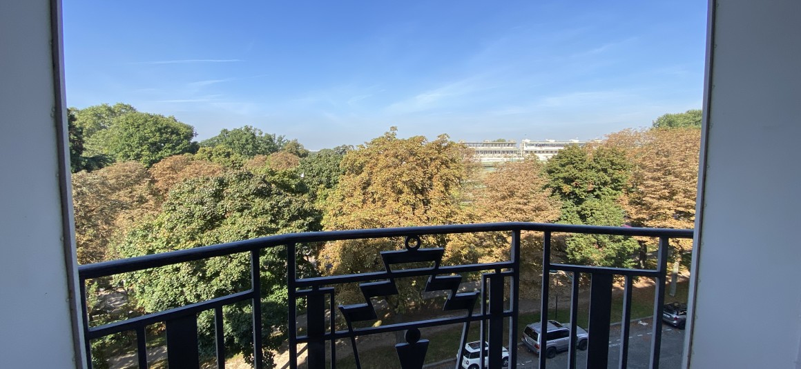 VIDE – 3 ch – 111 m2 – Paris 16e – Village Auteuil – Ave Marechal Lyautey – Balcon – 4e étage ascenseur – Loyer cc : 3.750 €
