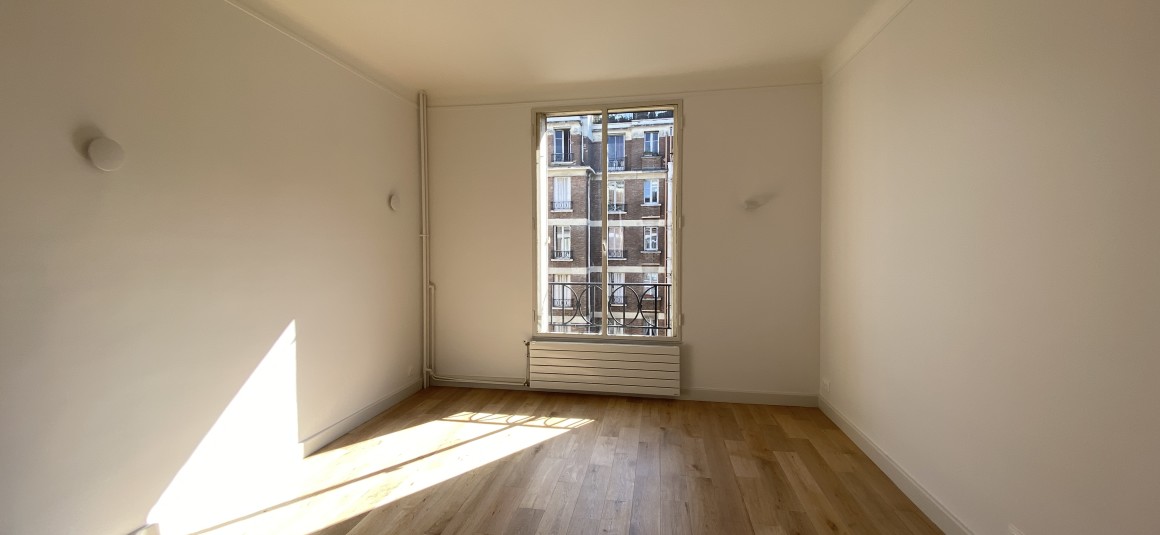 VIDE – 3 ch – 111 m2 – Paris 16e – Village Auteuil – Ave Marechal Lyautey – Balcon – 4e étage ascenseur – Loyer cc : 3.750 €