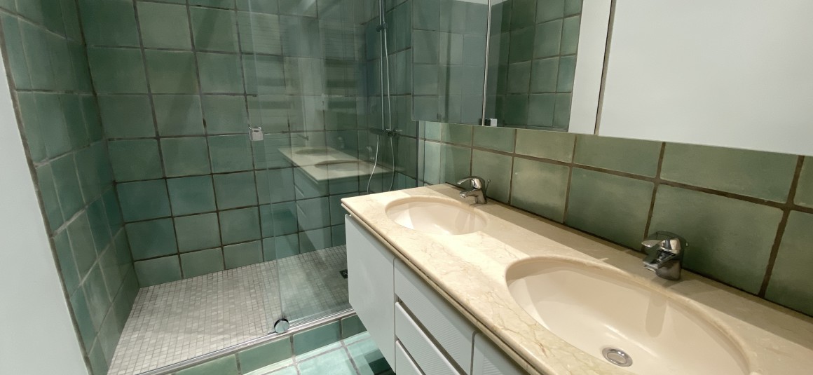 VIDE – 3 ch – 111 m2 – Paris 16e – Village Auteuil – Ave Marechal Lyautey – Balcon – 4e étage ascenseur – Loyer cc : 3.750 €