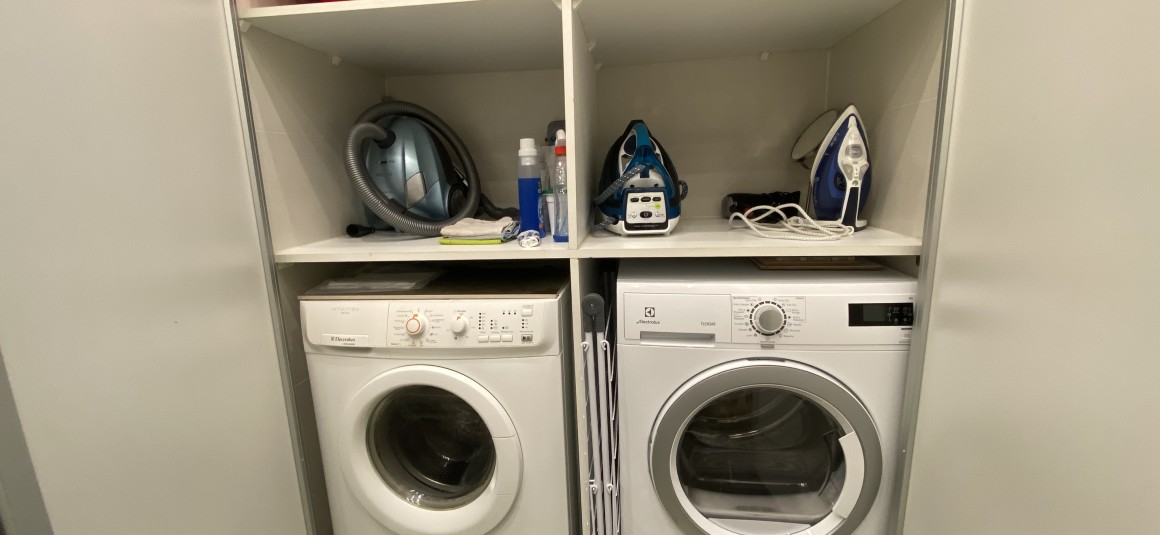 MEUBLÉ – 1 ch – Spacieux 2 pièces – 78 m2 – Paris 18e – Lamarck – 4e etage avec ascenseur – Loyer cc : 2.500 € (+ possibilité de parking en sus)