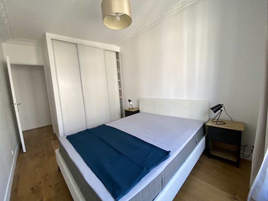 MEUBLÉ – 2 chambres – 53 m2 – Paris 9ème – Cité Trévise – 4ème étage sans ascenseur – Loyer charges comprises : 1.950 €