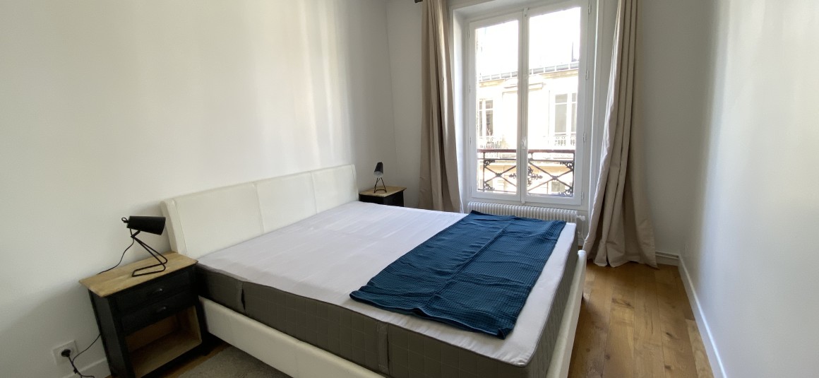 MEUBLÉ – 2 chambres – 53 m2 – Paris 9ème – Cité Trévise – 4ème étage sans ascenseur – Loyer charges comprises : 1.950 €