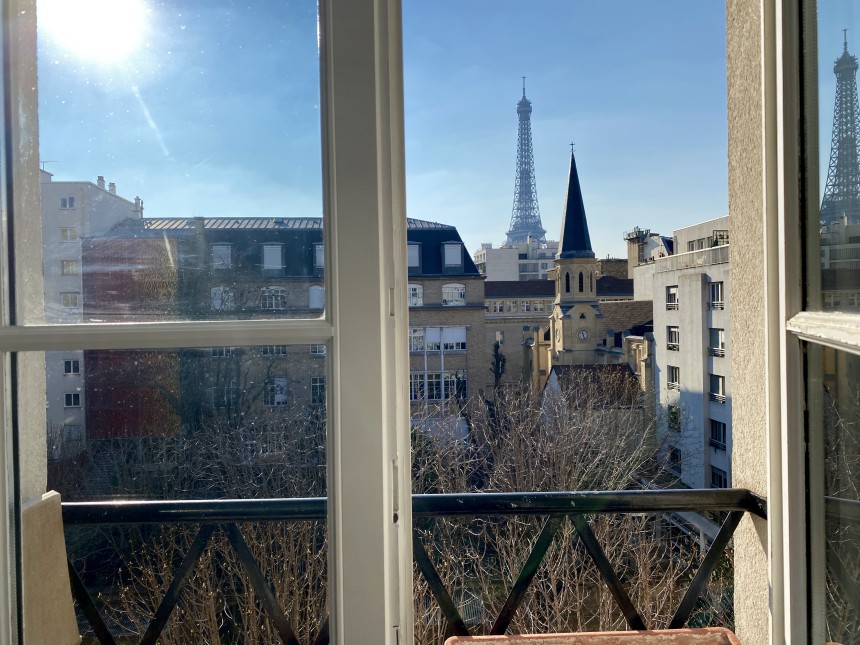 MEUBLÉ – RÉFECTION TOTALE – 1ère LOCATION –  1 chambre – 44 m2 – Paris 7ème – Rue Saint Dominique (Gros Caillou) – 4e étage ascenseur – Loyer cc : 2.100 €