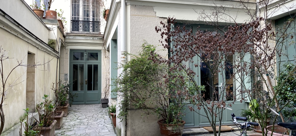 MEUBLÉ – 2 chambres – Paris 2ème – Rue Paul Lelong – 60 m2 – 2ème étage ascenseur – Loyer cc : 2.240 €