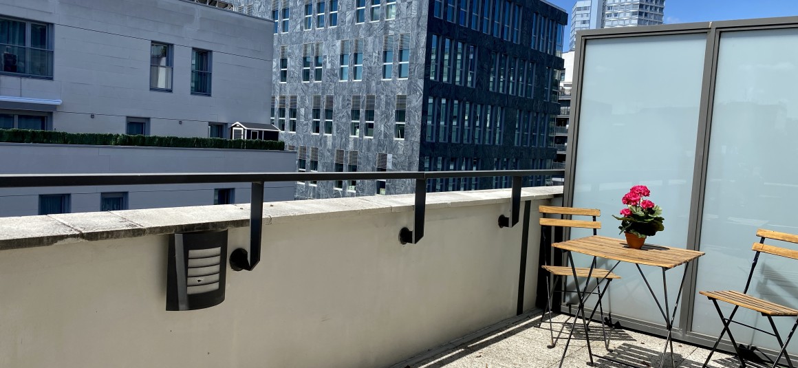MEUBLÉ – 2 chambres – Boulogne (92) – Rue Marcel Bontemps – 65 m2 + Terrasse 10 m2 – 6e étage ascenseur – Parking en sous-sol –  Loyer cc : 2.300 €