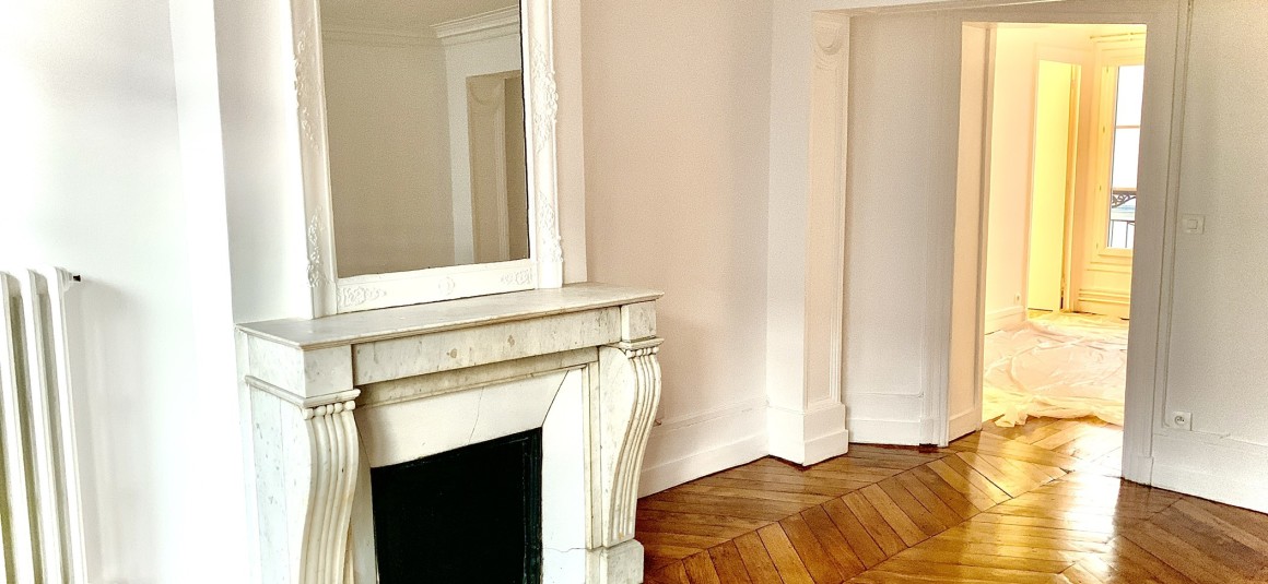 VIDE – 1 ou 2 chambres – 3 pièces – Paris 9e – Sq Montholon – 53 m2 – Terrasse de 10 m2 – 5e étage avec ascenseur – Loyer cc : 1.765 €