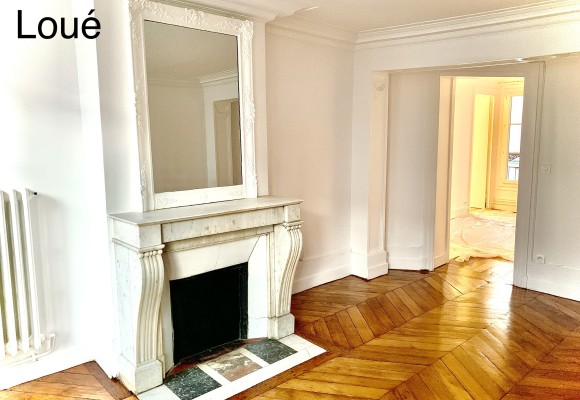 VIDE – 1 ou 2 chambres – 3 pièces – Paris 9e – Sq Montholon – 53 m2 – Terrasse de 10 m2 – 5e étage avec ascenseur – Loyer cc : 1.765 €