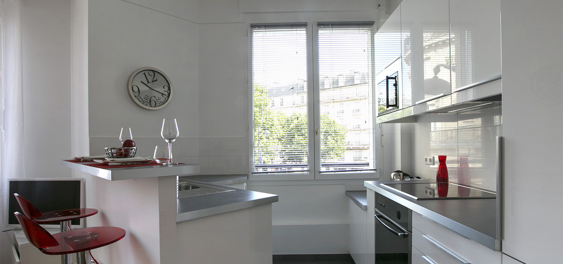 MEUBLÉ – 1 chambre – 37 m2 – Paris 8ème – Rue d’Artois – 2ème étage avec ascenseur – Métro Georges V – Loyer cc : 1.792 euros