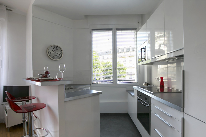 MEUBLÉ – 1 chambre – 37 m2 – Paris 8ème – Rue d’Artois – 2ème étage avec ascenseur – Métro Georges V – Loyer cc : 1.792 euros